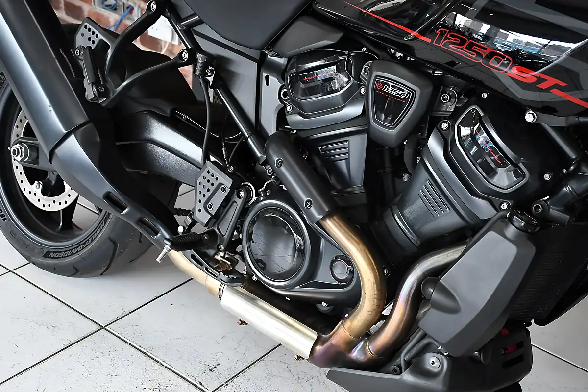 Used 2025 Harley-Davidson Pan America ST Vivid Black - Interior and Exterior details 3