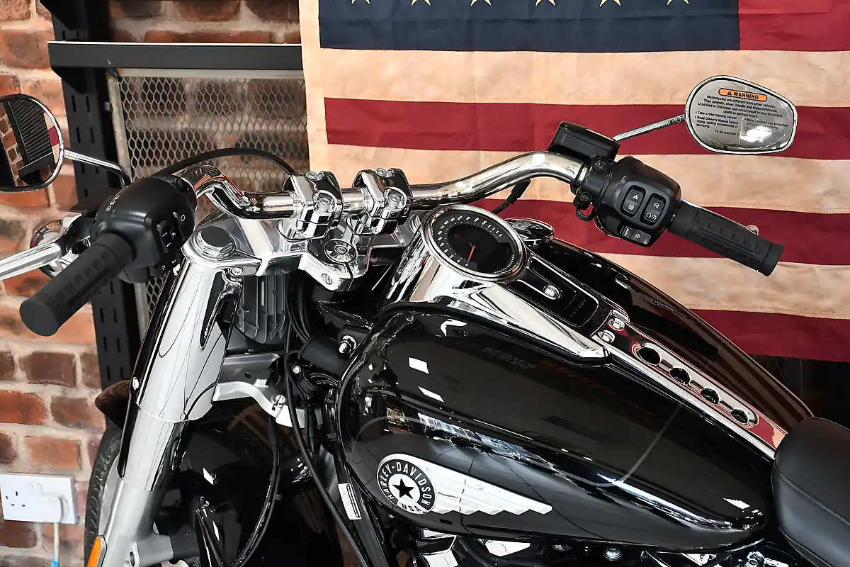 Used 2025 Harley-Davidson Softail Flstf Fat Boy Black - Interior and Exterior details 10