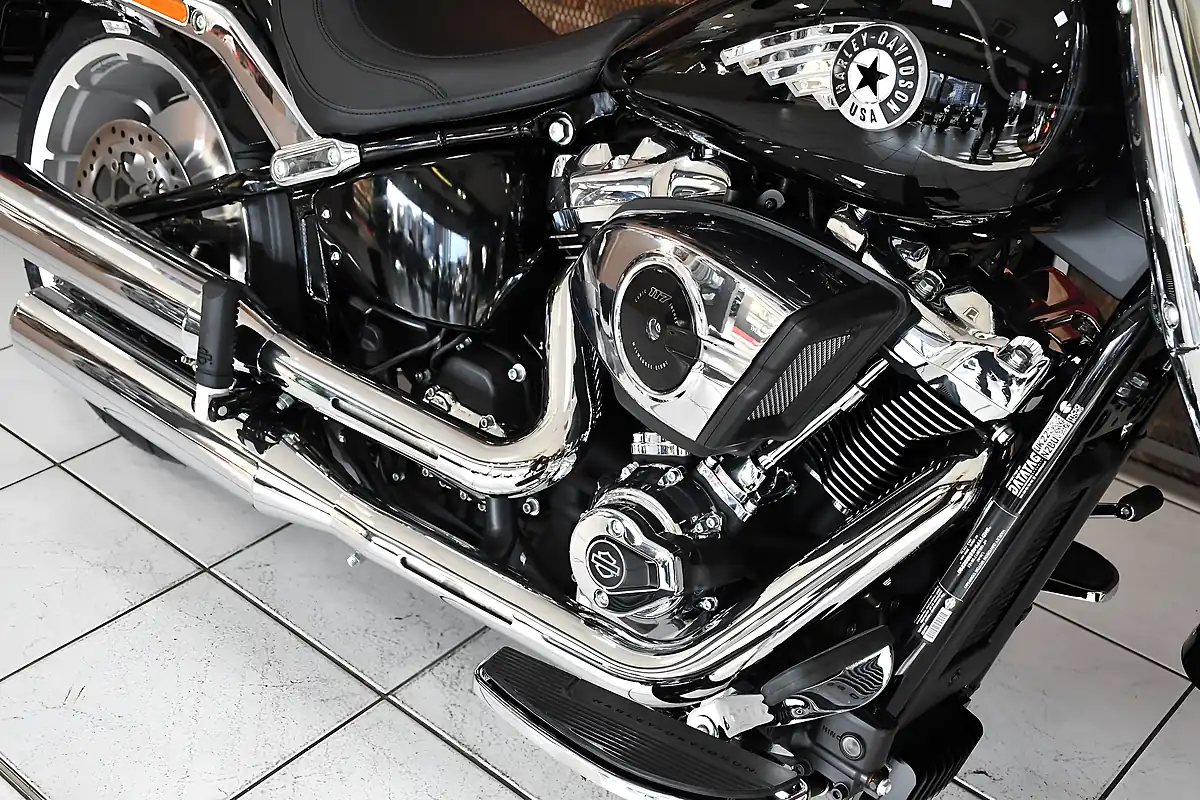 Used 2025 Harley-Davidson Softail Flstf Fat Boy Black - Interior and Exterior details 5