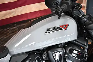 Used 2025 Harley-Davidson Sportster S Billiard Grey - Interior and Exterior details 2