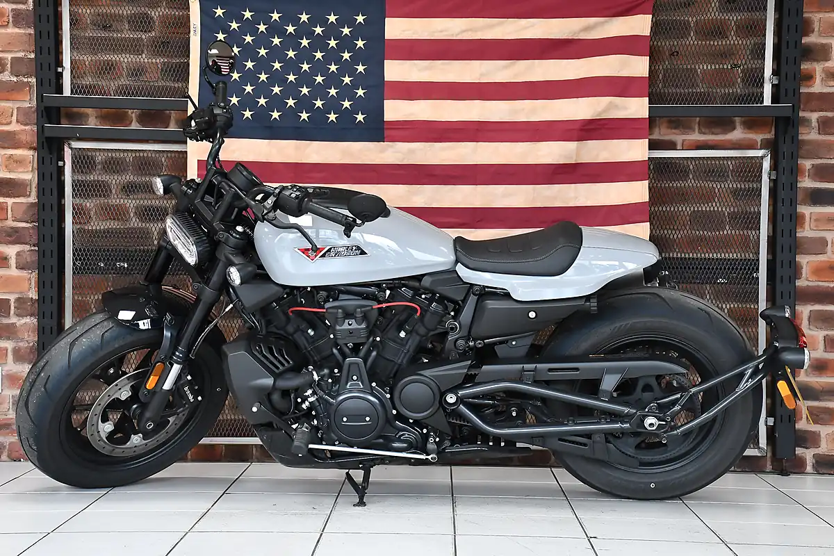 Used 2025 Harley-Davidson Sportster S Billiard Grey - Interior and Exterior details 7