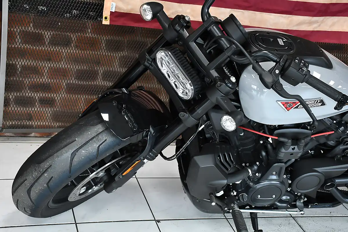 Used 2025 Harley-Davidson Sportster S Billiard Grey - Interior and Exterior details 8