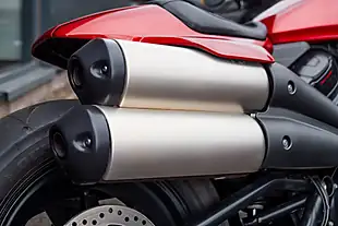 Used 2025 Harley-Davidson Sportster S Brilliant Red - Interior and Exterior details 17