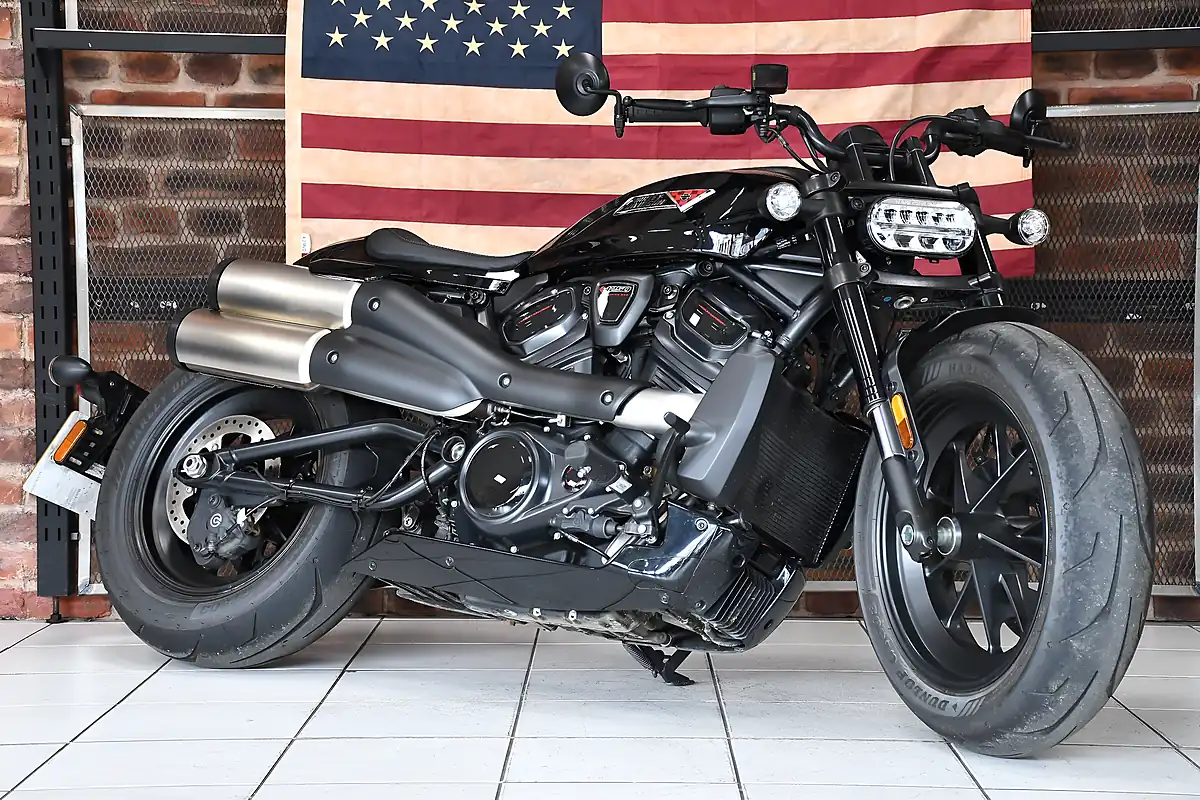 Used 2025 Harley-Davidson Sportster S Vivid Black - Front View