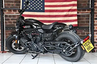 Used 2025 Harley-Davidson Sportster S Vivid Black - Interior and Exterior details 11