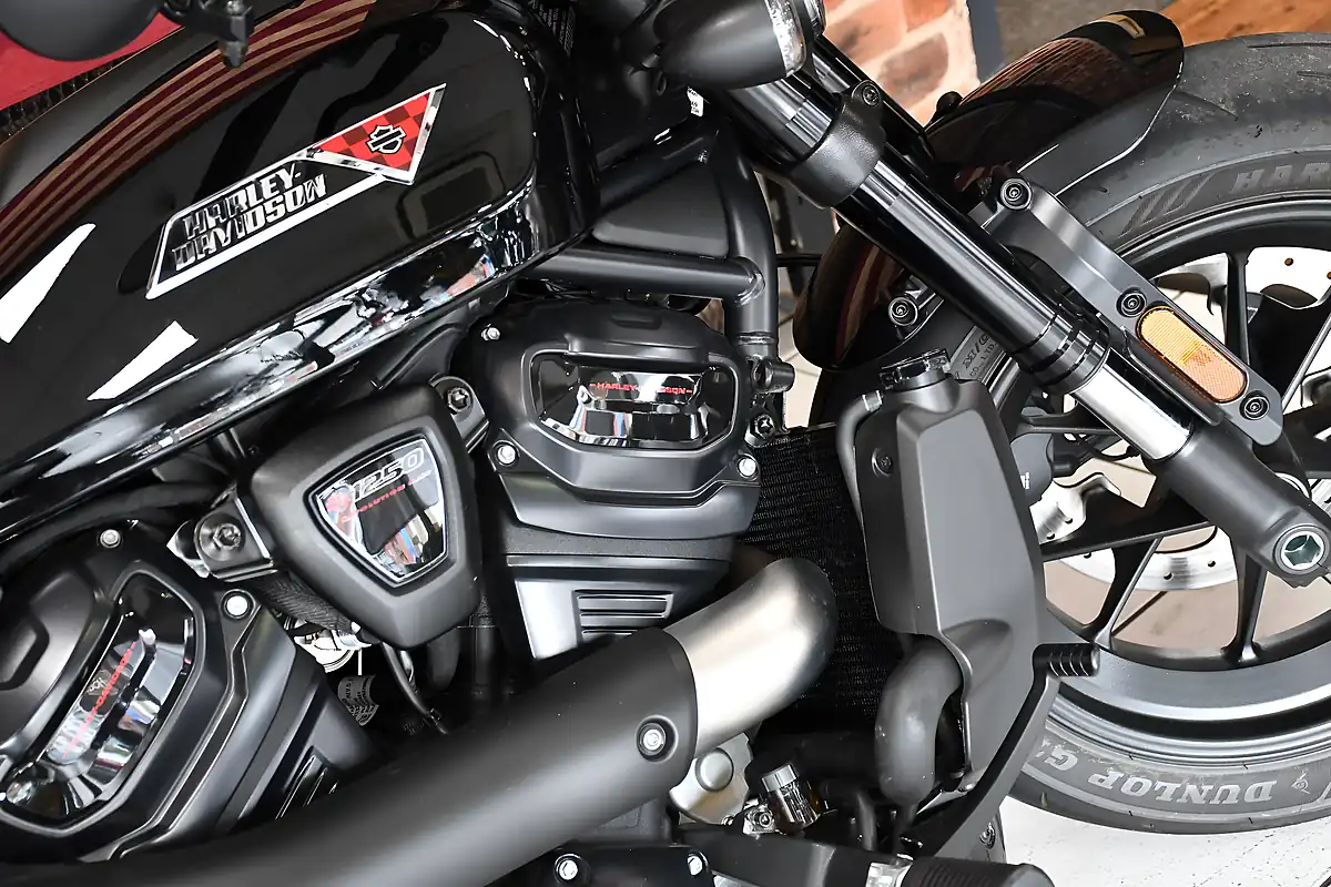 Used 2025 Harley-Davidson Sportster S Vivid Black - Interior and Exterior details 16
