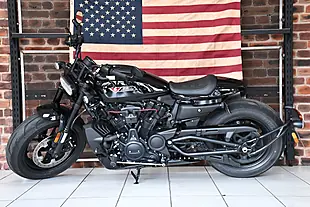 Used 2025 Harley-Davidson Sportster S Vivid Black - Interior and Exterior details 7