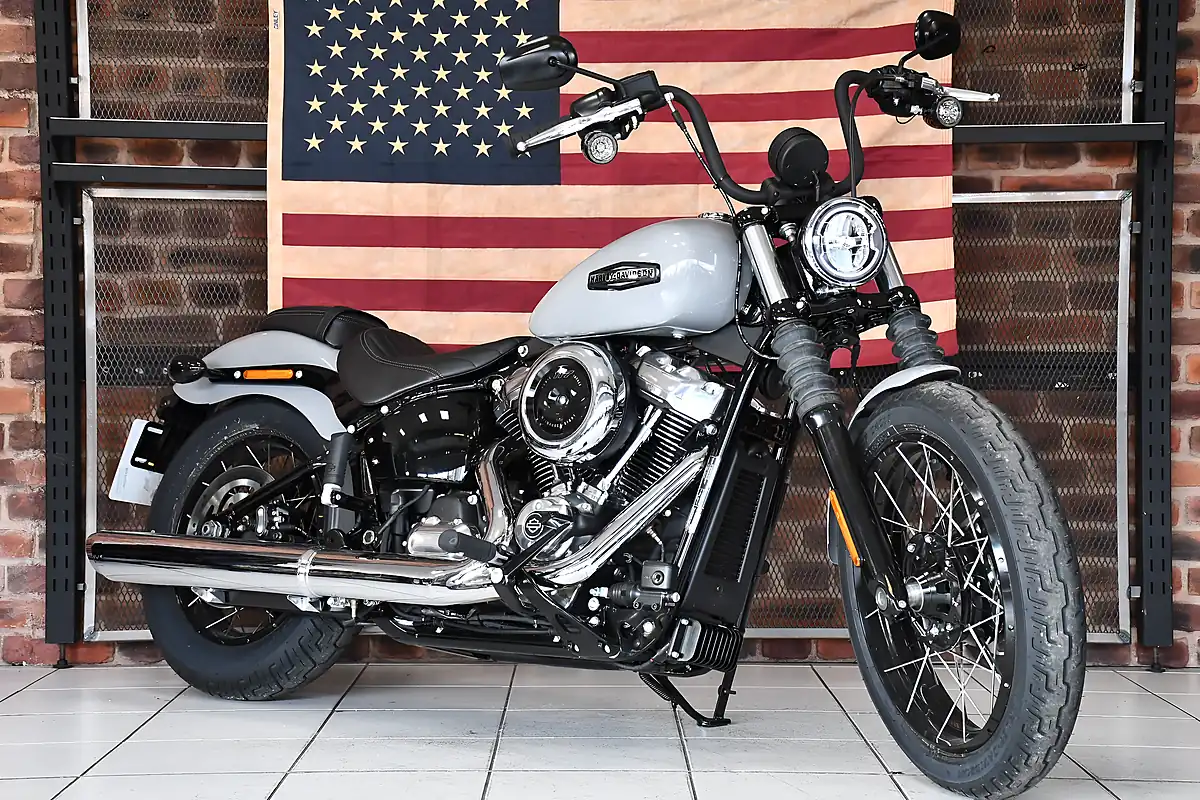 Used 2025 Harley-Davidson Street Bob Billiard Gray - Front View