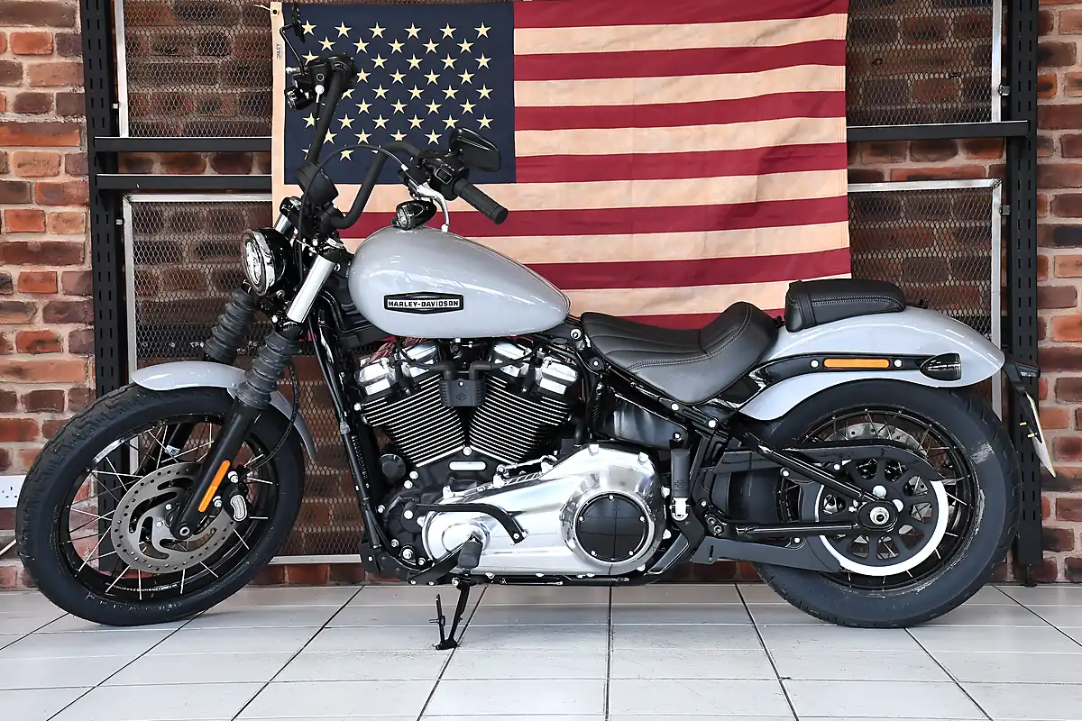 Used 2025 Harley-Davidson Street Bob Billiard Gray - Interior and Exterior details 8
