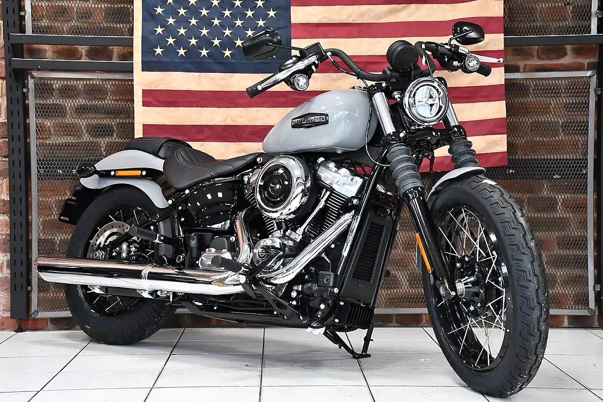 Used 2025 Harley-Davidson Street Bob Billiard Grey - Front View
