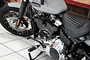 Used 2025 Harley-Davidson Street Bob Billiard Grey - Interior and Exterior details 11