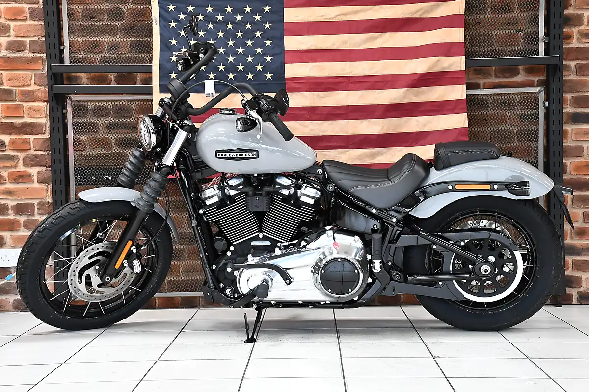 Used 2025 Harley-Davidson Street Bob Billiard Grey - Interior and Exterior details 7