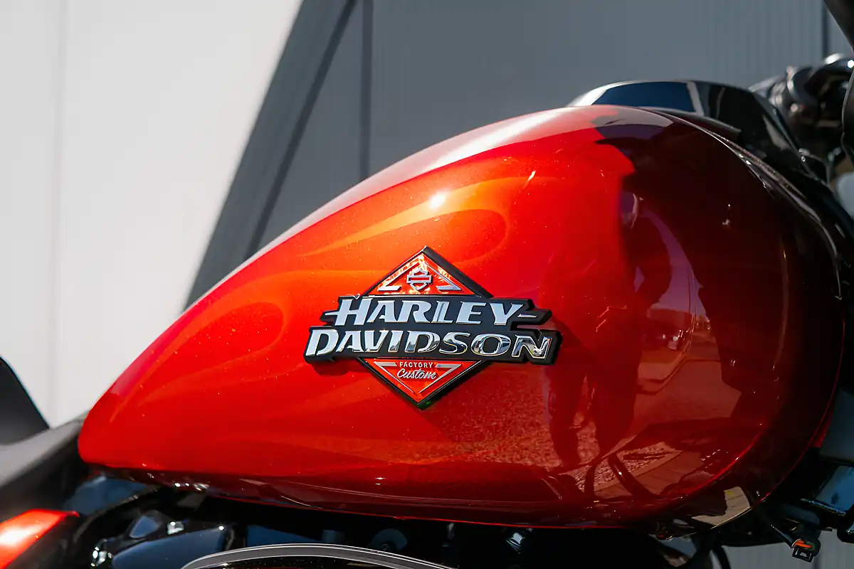 Used 2025 Harley-Davidson Street Glide Whiskey Firestorm Whiskey Firestorm - Interior and Exterior details 10