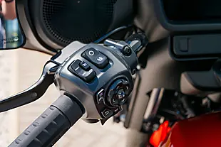 Used 2025 Harley-Davidson Street Glide Whiskey Firestorm Whiskey Firestorm - Interior and Exterior details 19