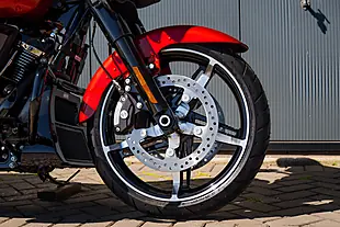 Used 2025 Harley-Davidson Street Glide Whiskey Firestorm Whiskey Firestorm - Interior and Exterior details 7