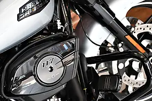 Used 2025 Harley-Davidson Touring Flhx Street Glide Atlast Silver Metallic - Interior and Exterior details 3