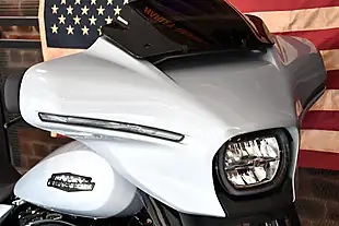 Used 2025 Harley-Davidson Touring Flhx Street Glide Atlast Silver Metallic - Interior and Exterior details 4