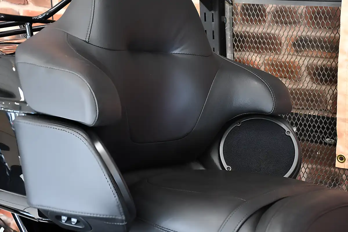 Used 2025 Harley-Davidson Touring Fltrk Road Glide Limited Vivid Black - Interior and Exterior details 15
