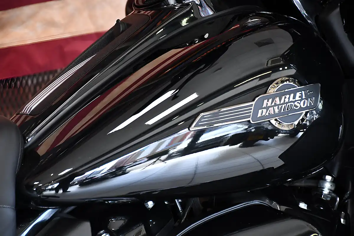 Used 2025 Harley-Davidson Touring Fltrk Road Glide Limited Vivid Black - Interior and Exterior details 2