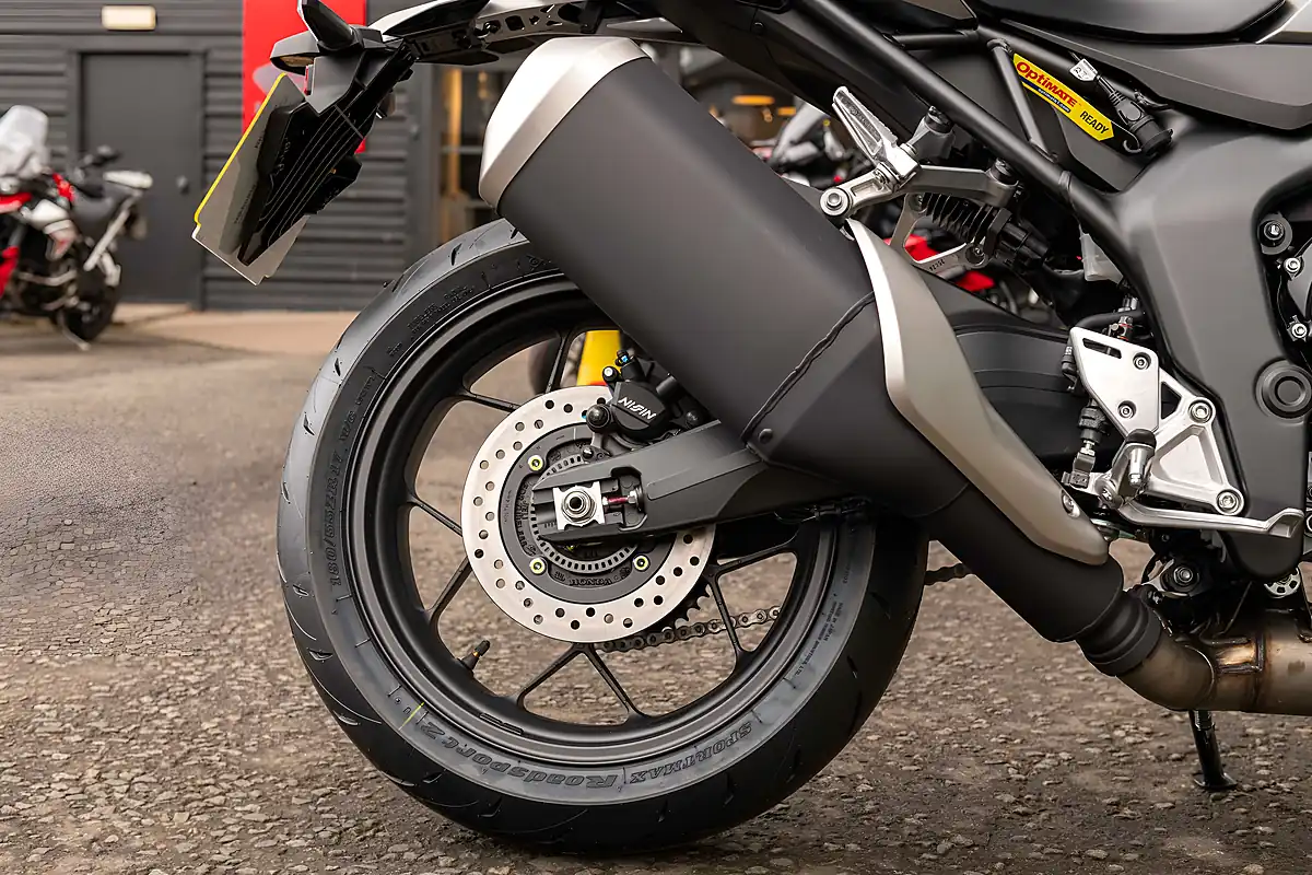 Used 2025 Honda CB1000 Hornet Grey - Interior and Exterior details 14
