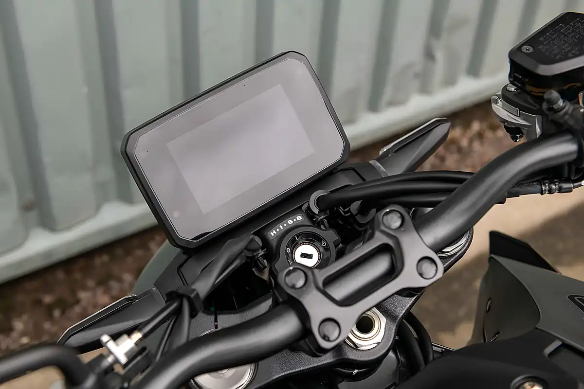 Used 2025 Honda CB1000 Hornet Grey - Interior and Exterior details 16