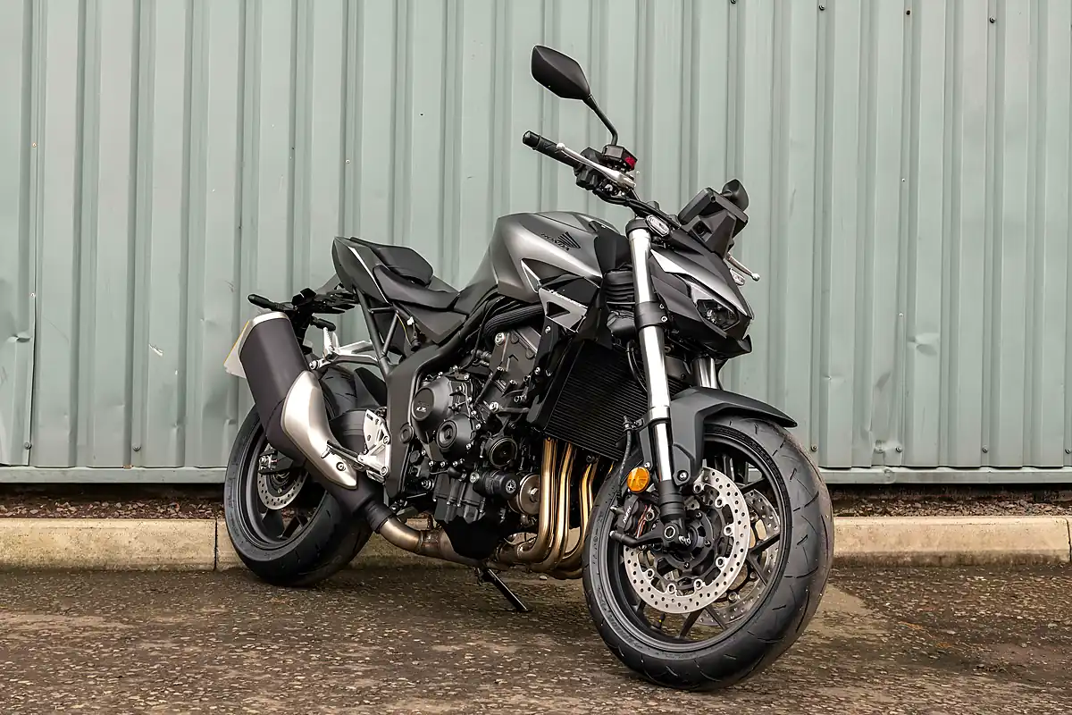 Used 2025 Honda CB1000 Hornet Grey - Interior and Exterior details 2