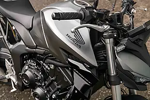 Used 2025 Honda CB1000 Hornet Grey - Interior and Exterior details 20