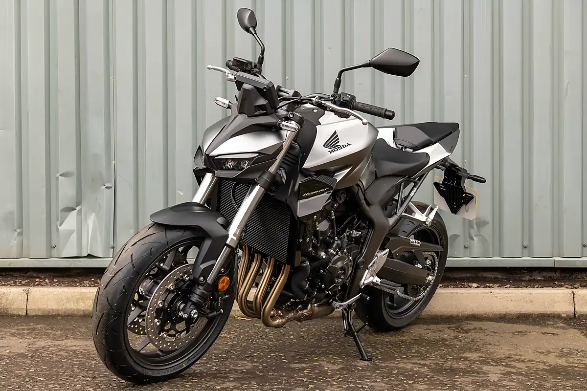 Used 2025 Honda CB1000 Hornet Grey - Interior and Exterior details 5
