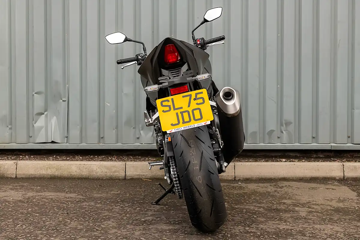 Used 2025 Honda CB1000 Hornet Grey - Interior and Exterior details 8