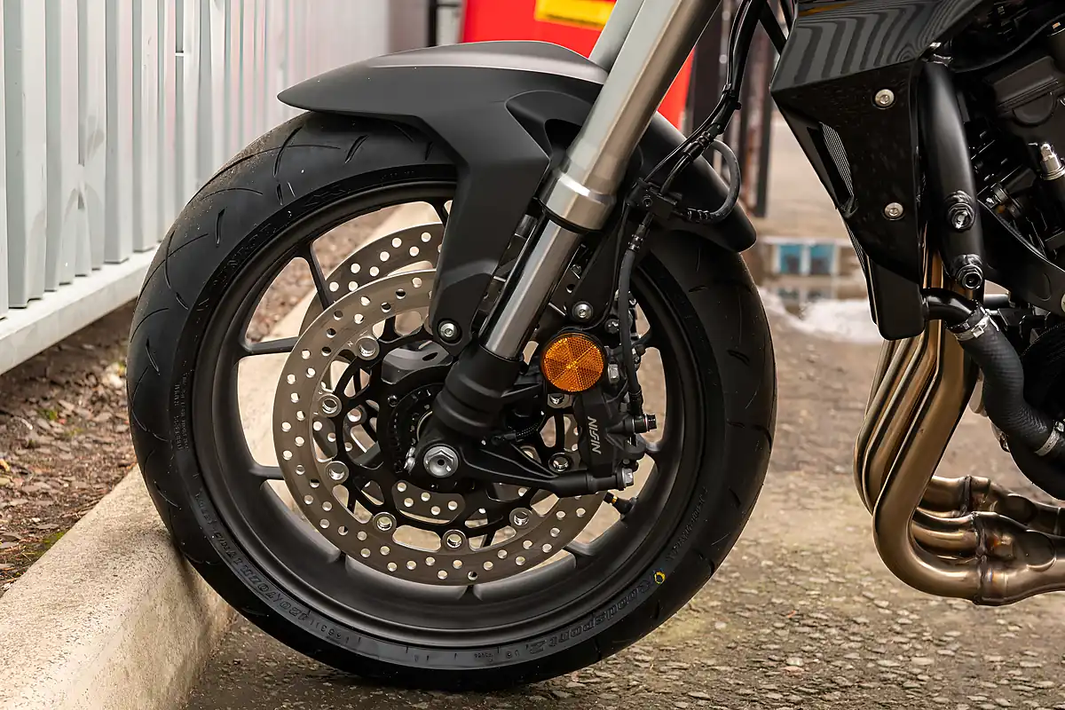 Used 2025 Honda CB1000 Hornet Grey - Interior and Exterior details 9