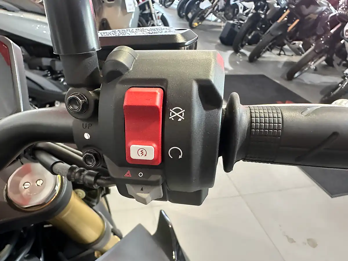 Used 2025 Honda CB1000 Hornet Sp Black - Interior and Exterior details 15