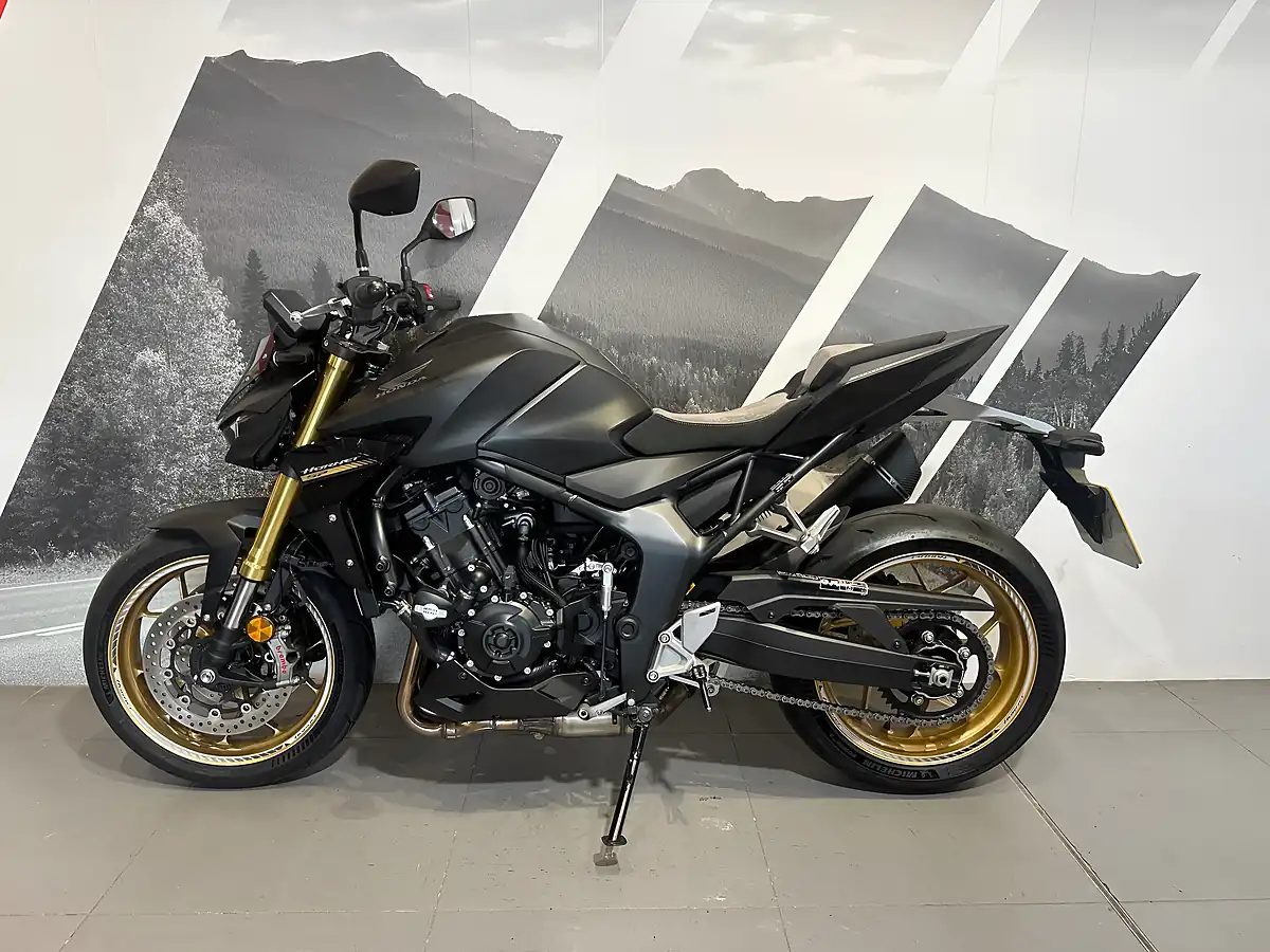Used 2025 Honda CB1000 Hornet Sp Black - Interior and Exterior details 2