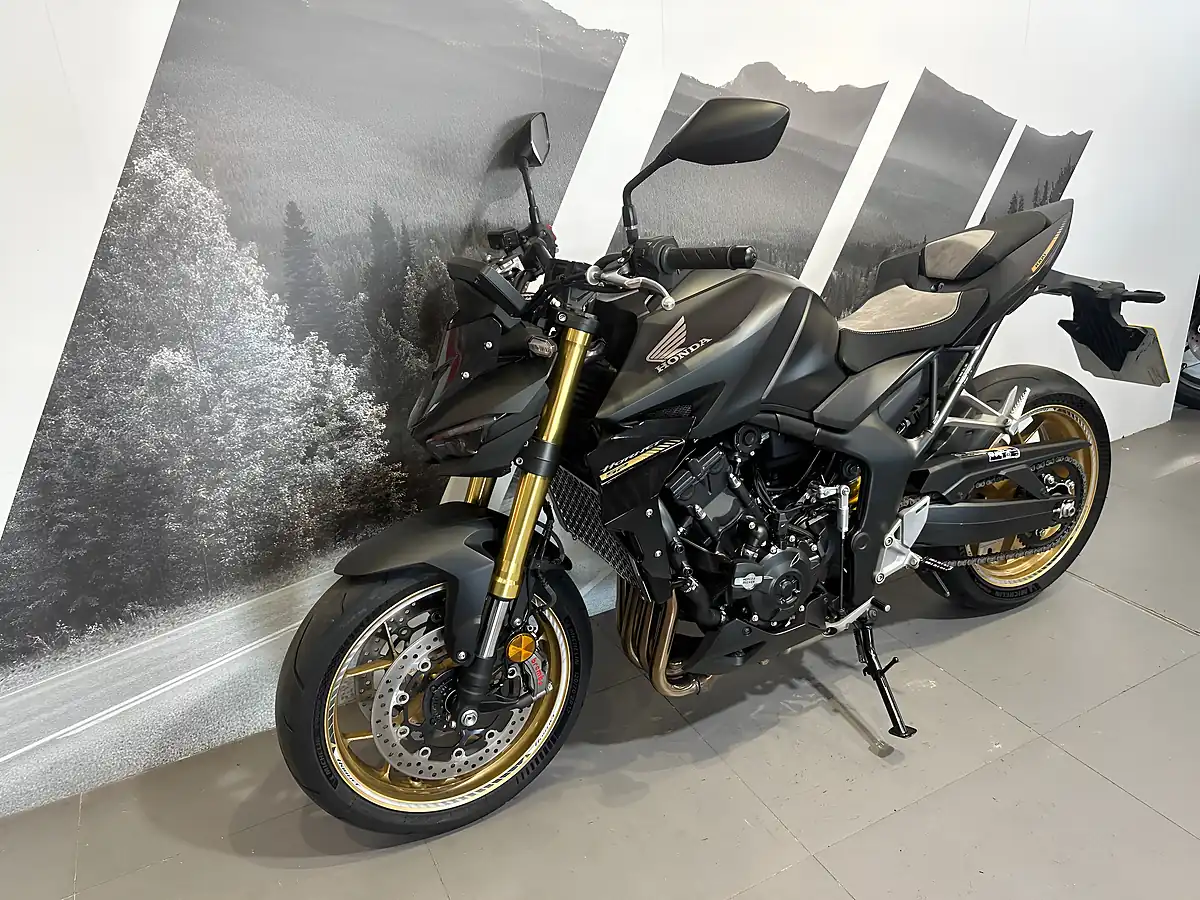 Used 2025 Honda CB1000 Hornet Sp Black - Interior and Exterior details 6