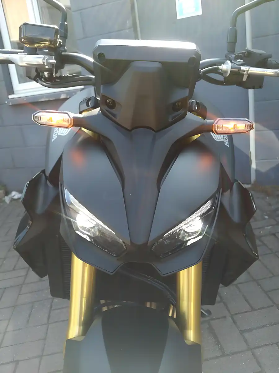 Used 2025 Honda CB1000 Hornet Sp Black - Interior and Exterior details 11