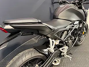 Used 2025 Honda CB125R - Interior and Exterior details 11