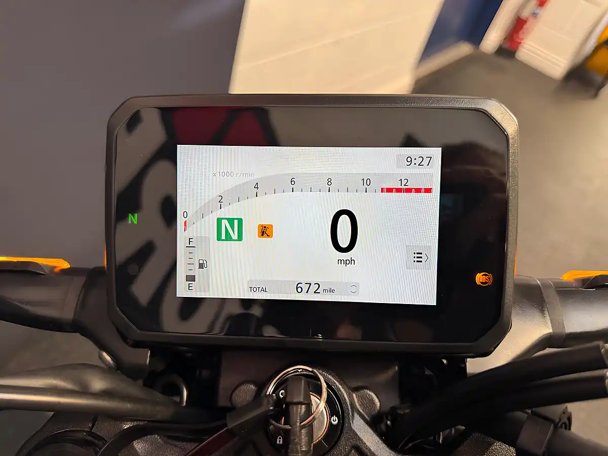 Used 2025 Honda CB125R - Interior and Exterior details 14
