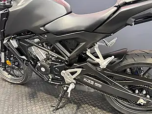 Used 2025 Honda CB125R - Interior and Exterior details 19