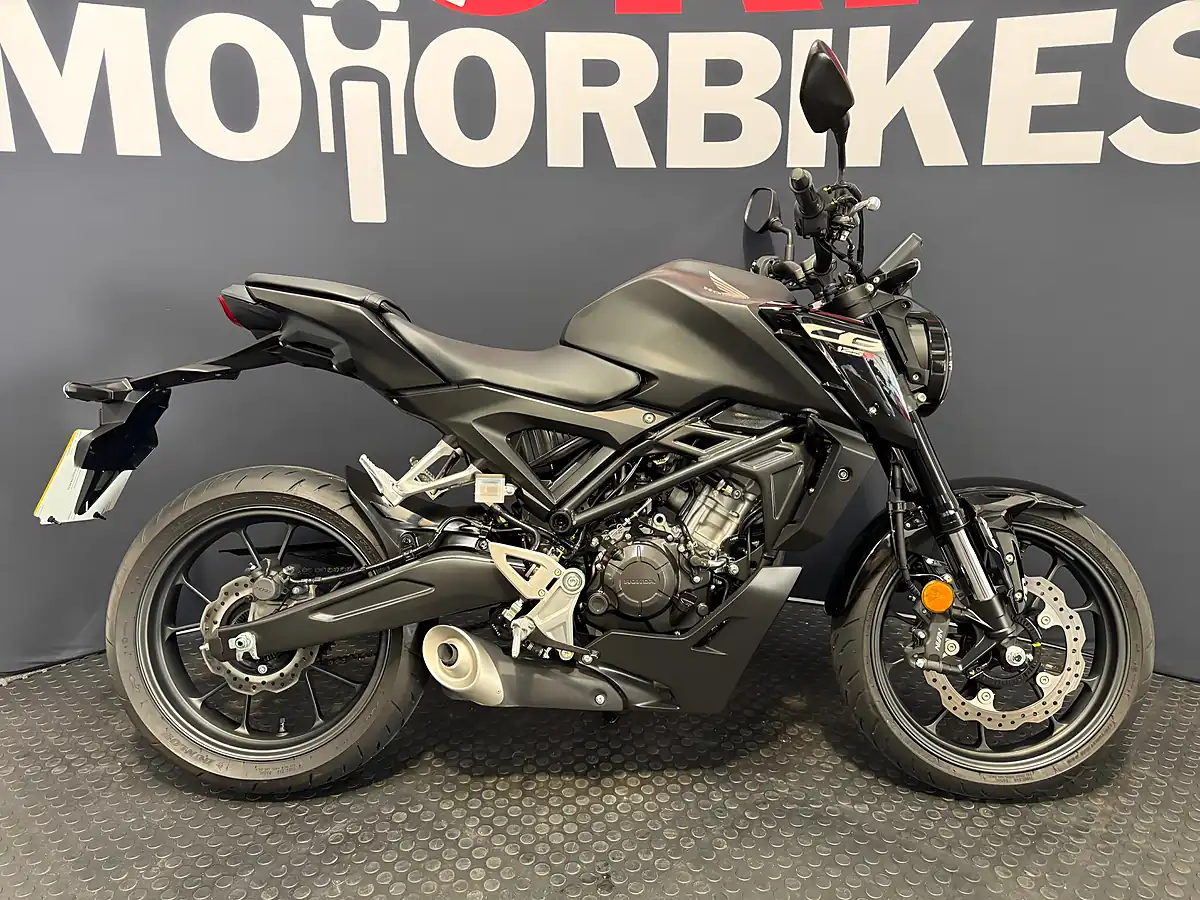 Used 2025 Honda CB125R - Interior and Exterior details 3