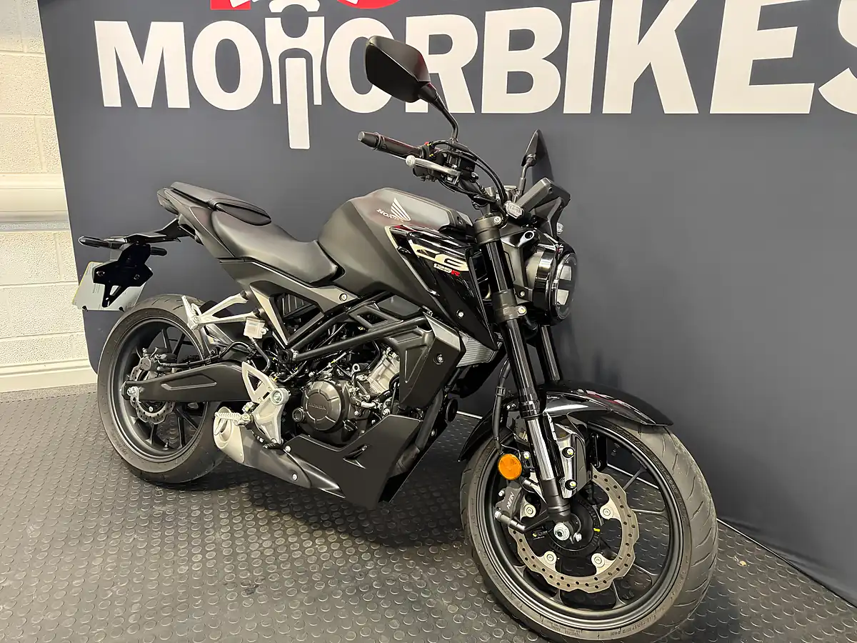 Used 2025 Honda CB125R - Interior and Exterior details 5