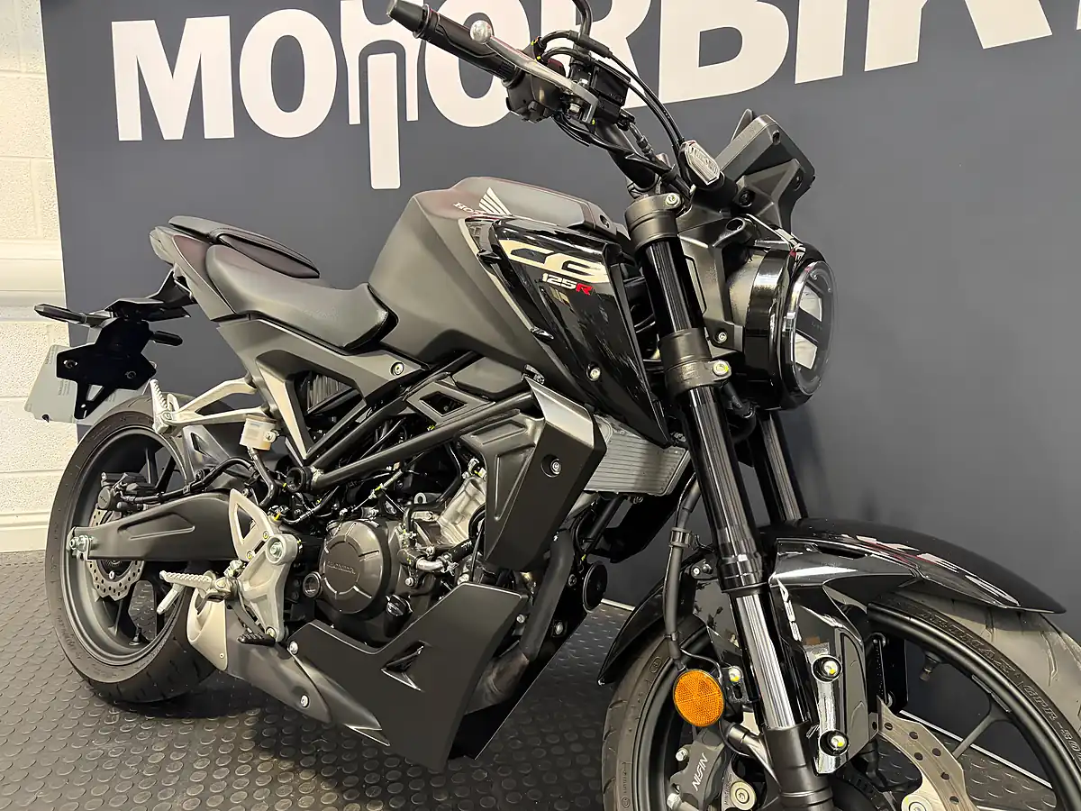 Used 2025 Honda CB125R - Interior and Exterior details 7