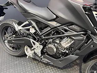Used 2025 Honda CB125R - Interior and Exterior details 9