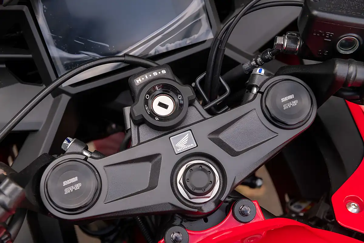 Used 2025 Honda CBR500R Grand Prix Red - Interior and Exterior details 10