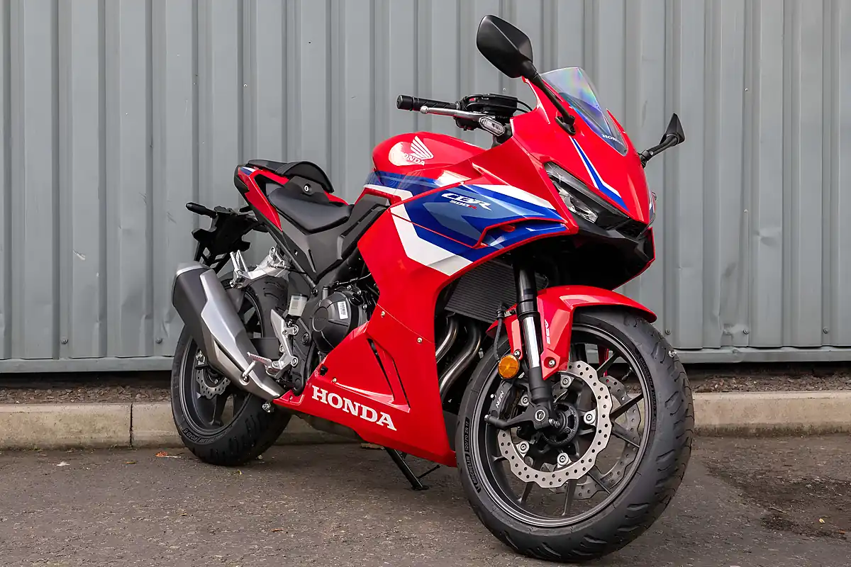 Used 2025 Honda CBR500R Grand Prix Red - Interior and Exterior details 2