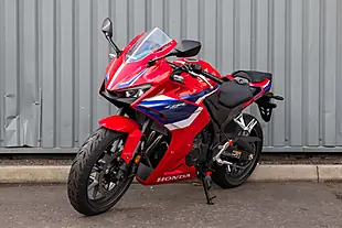 Used 2025 Honda CBR500R Grand Prix Red - Interior and Exterior details 4