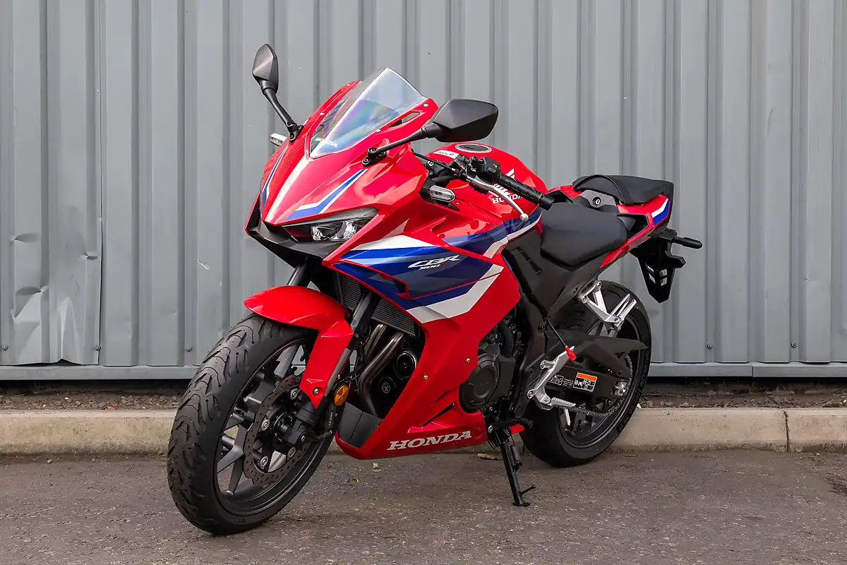 Used 2025 Honda CBR500R Grand Prix Red - Interior and Exterior details 4
