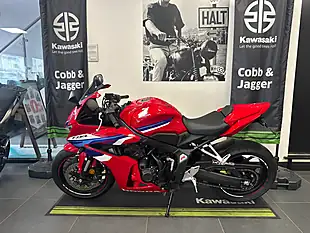 Used 2025 Honda CBR650R Sports Red - Interior and Exterior details 11