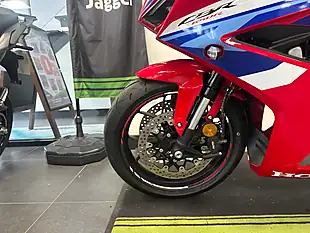 Used 2025 Honda CBR650R Sports Red - Interior and Exterior details 13