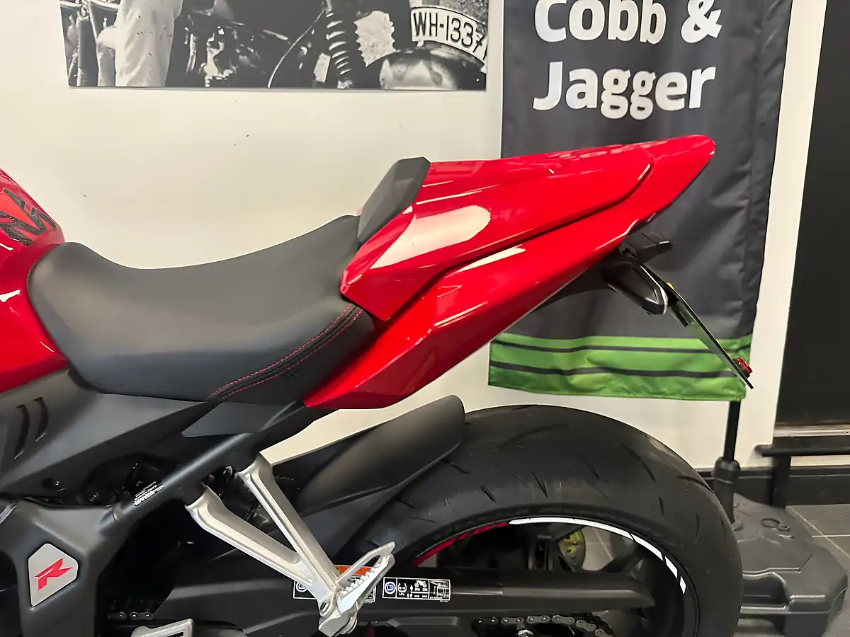Used 2025 Honda CBR650R Sports Red - Interior and Exterior details 16