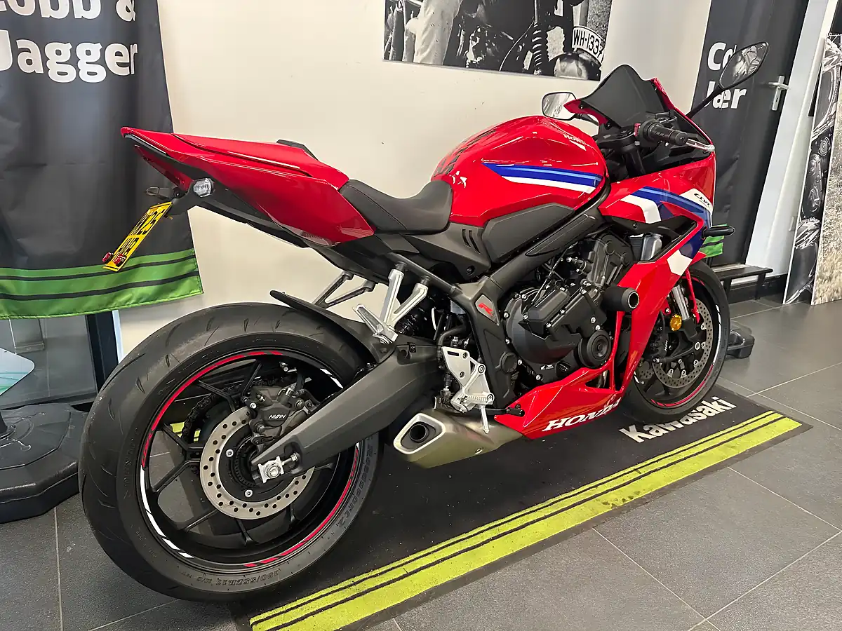 Used 2025 Honda CBR650R Sports Red - Interior and Exterior details 2