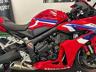 Used 2025 Honda CBR650R Sports Red - Interior and Exterior details 5